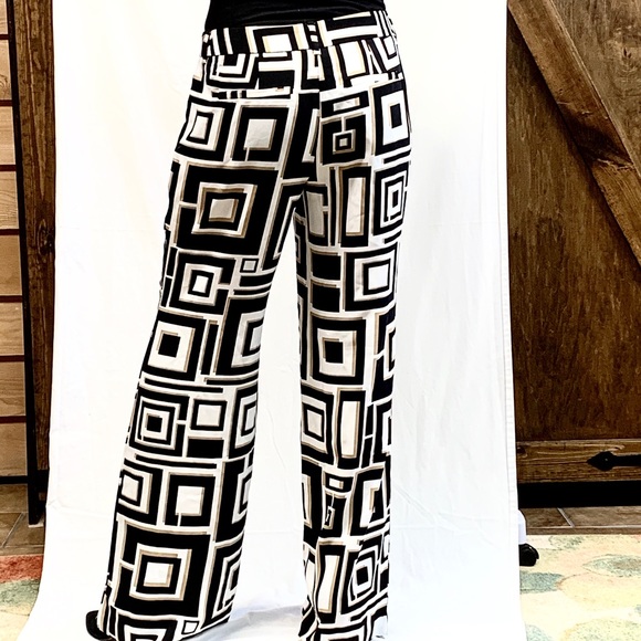 Chico’s geometric pattern pants - Picture 2 of 7